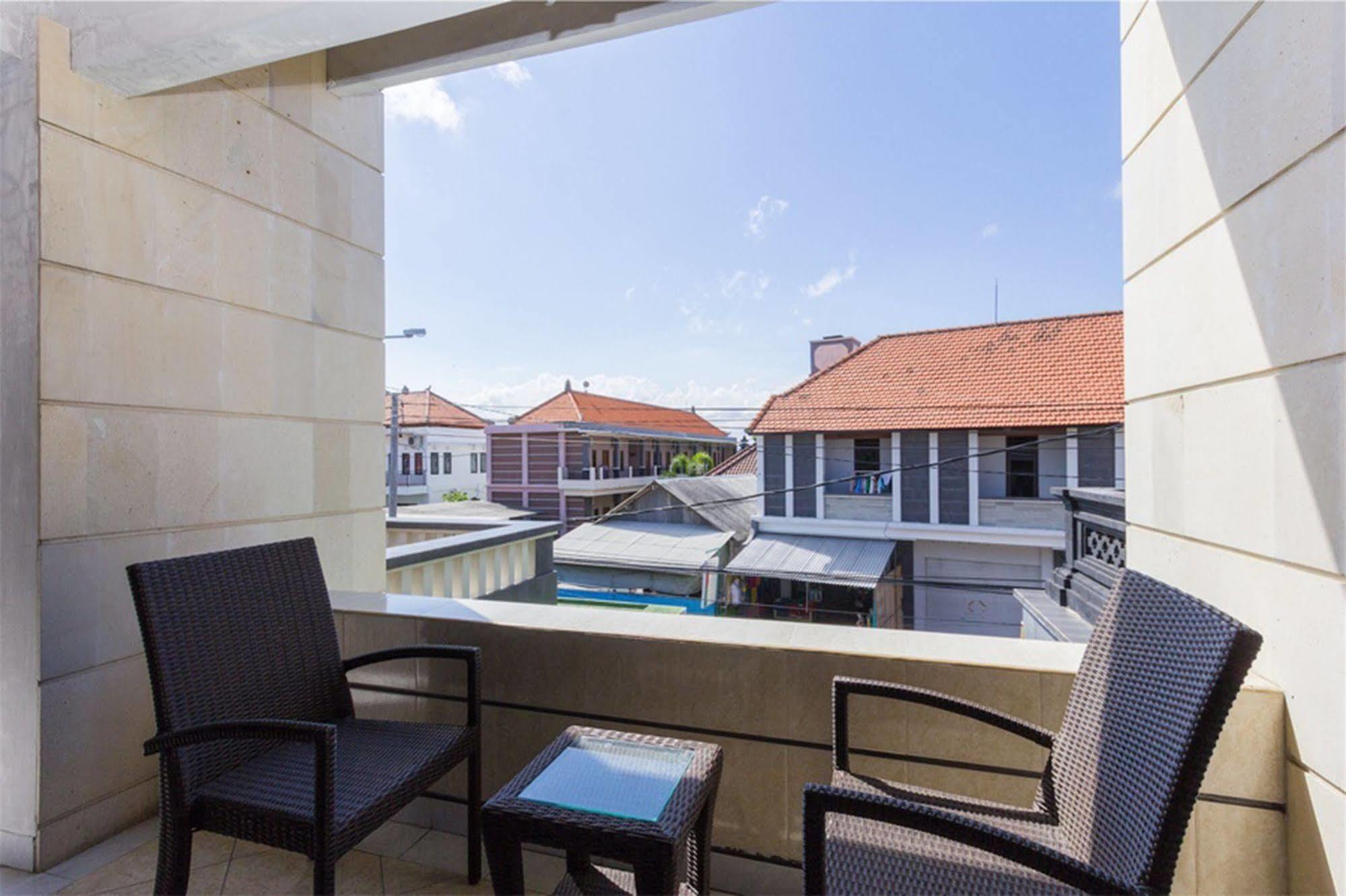Denays House Hotel Jimbaran  Exterior photo