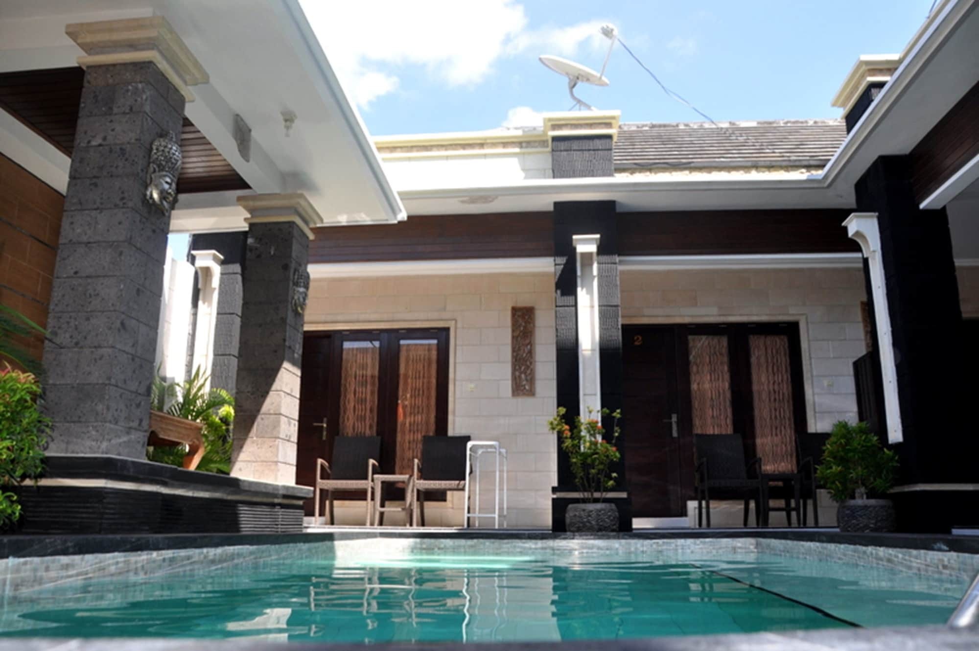 Denays House Hotel Jimbaran  Exterior photo
